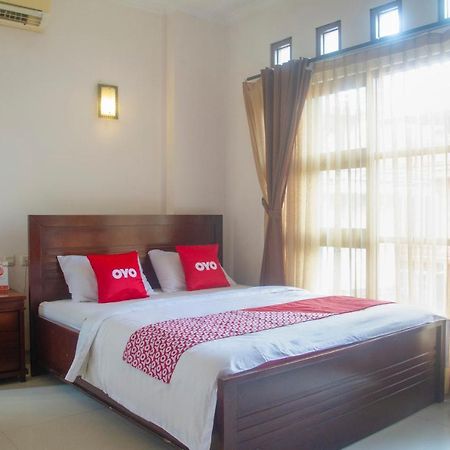 Hotel Oyo 3894 Karunia Muslim Syariah Giacarta Esterno foto