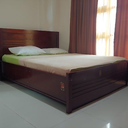 Hotel Oyo 3894 Karunia Muslim Syariah Giacarta Esterno foto