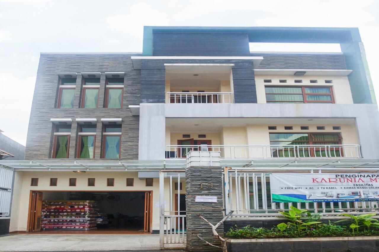Hotel Oyo 3894 Karunia Muslim Syariah Giacarta Esterno foto
