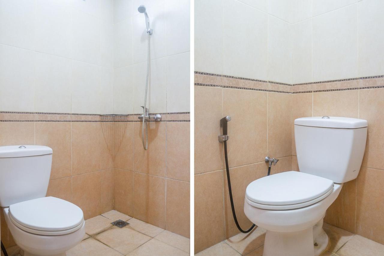 Hotel Oyo 3894 Karunia Muslim Syariah Giacarta Esterno foto