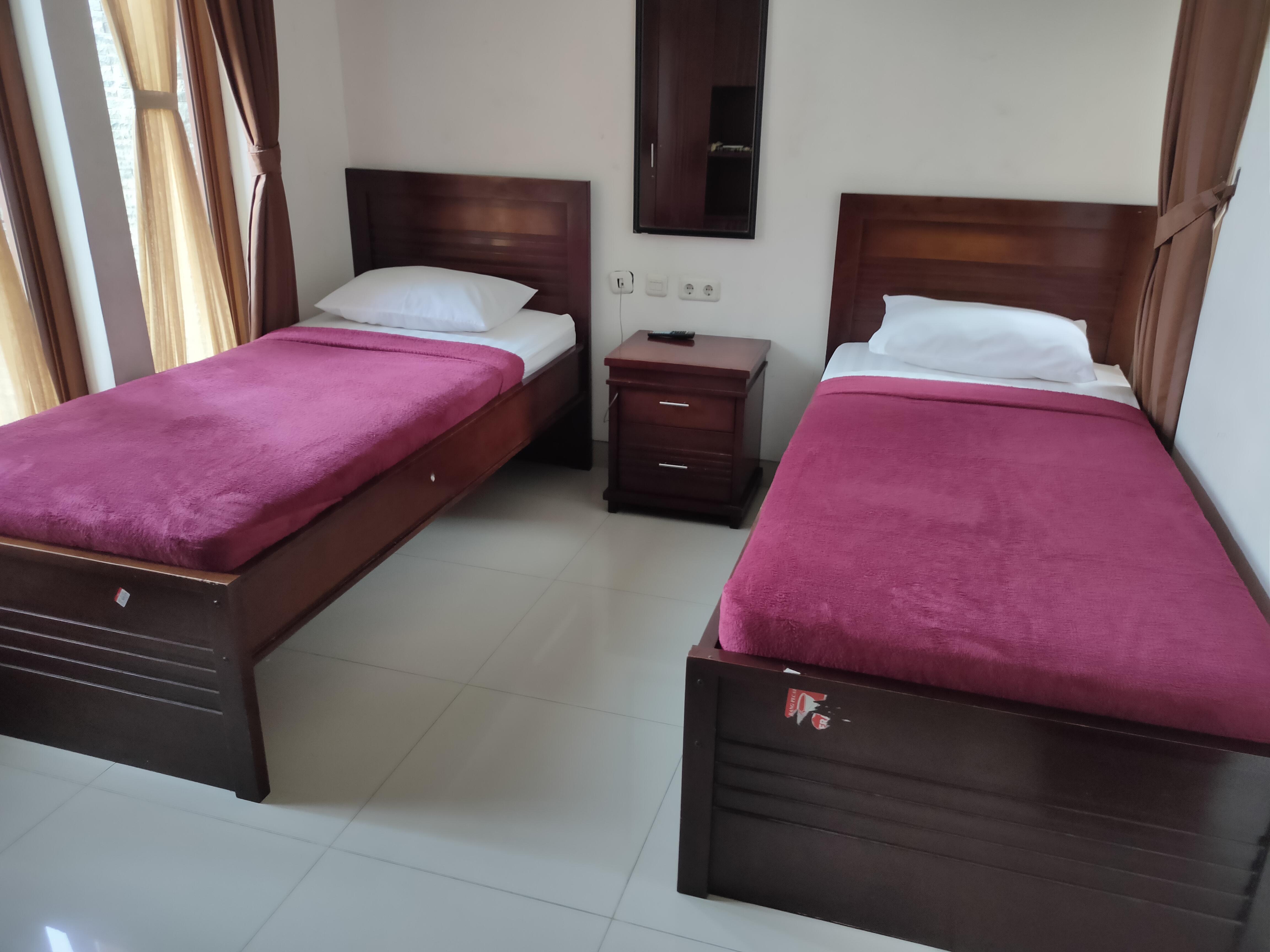 Hotel Oyo 3894 Karunia Muslim Syariah Giacarta Esterno foto