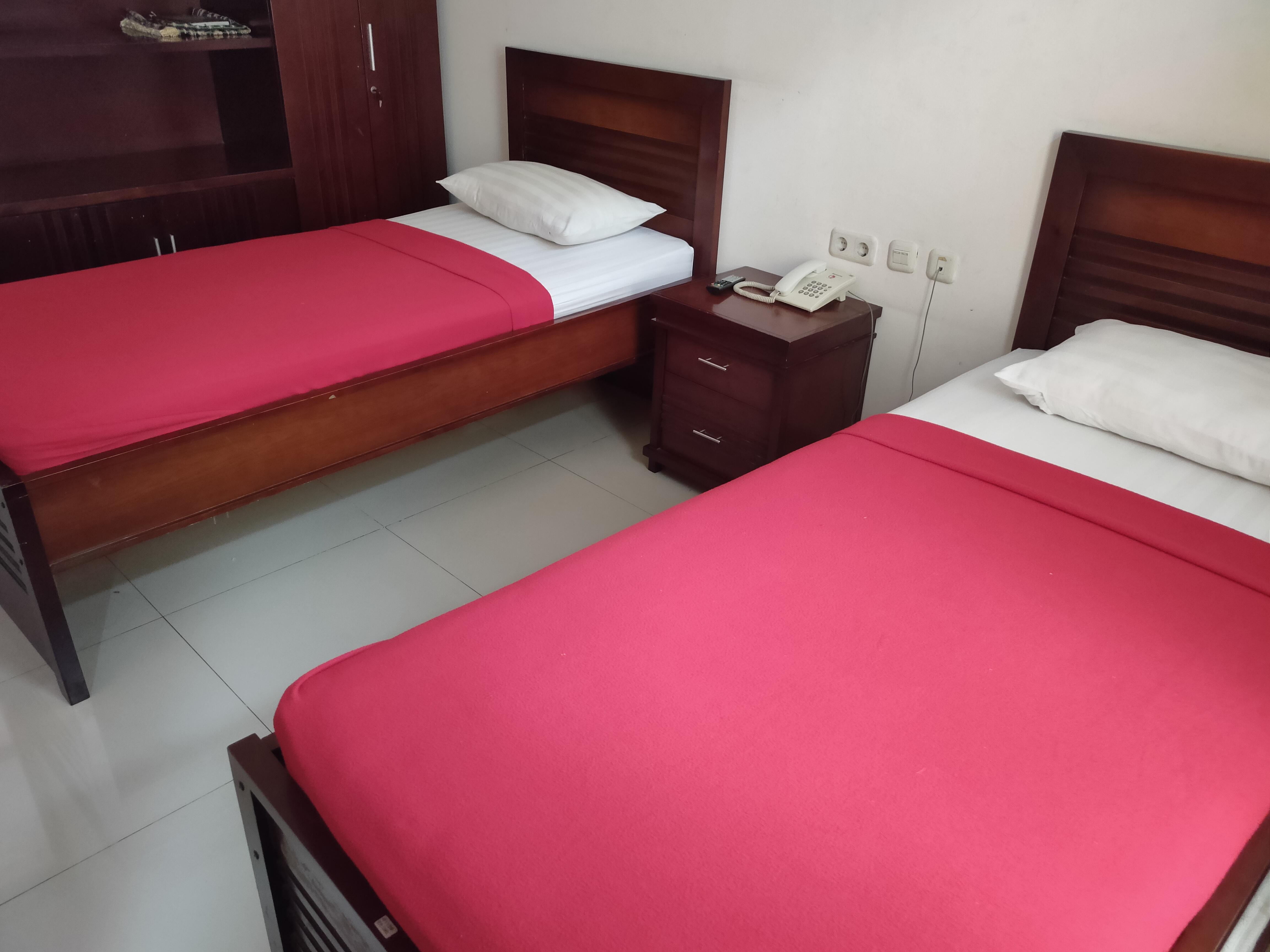 Hotel Oyo 3894 Karunia Muslim Syariah Giacarta Esterno foto