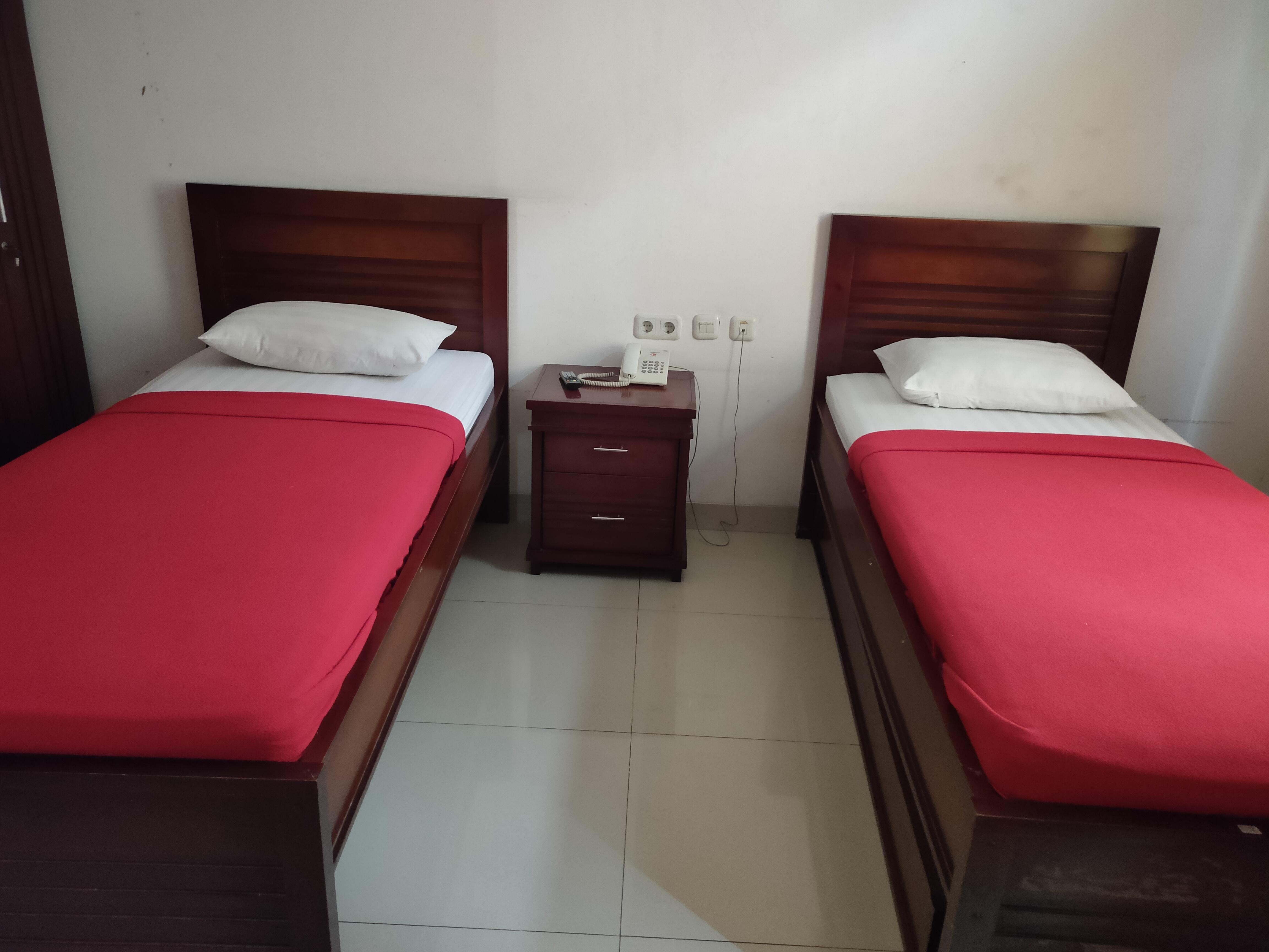 Hotel Oyo 3894 Karunia Muslim Syariah Giacarta Esterno foto