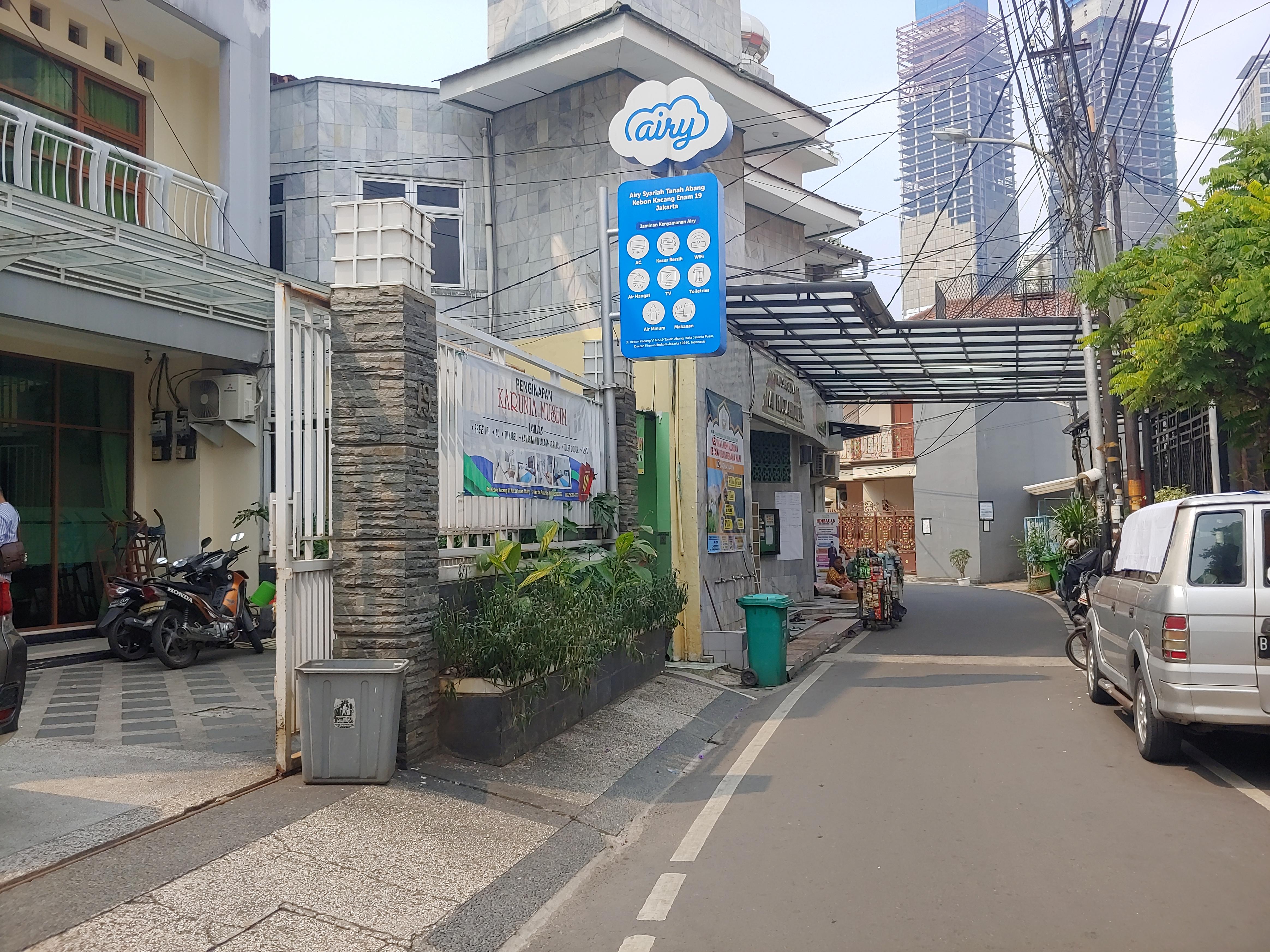 Hotel Oyo 3894 Karunia Muslim Syariah Giacarta Esterno foto