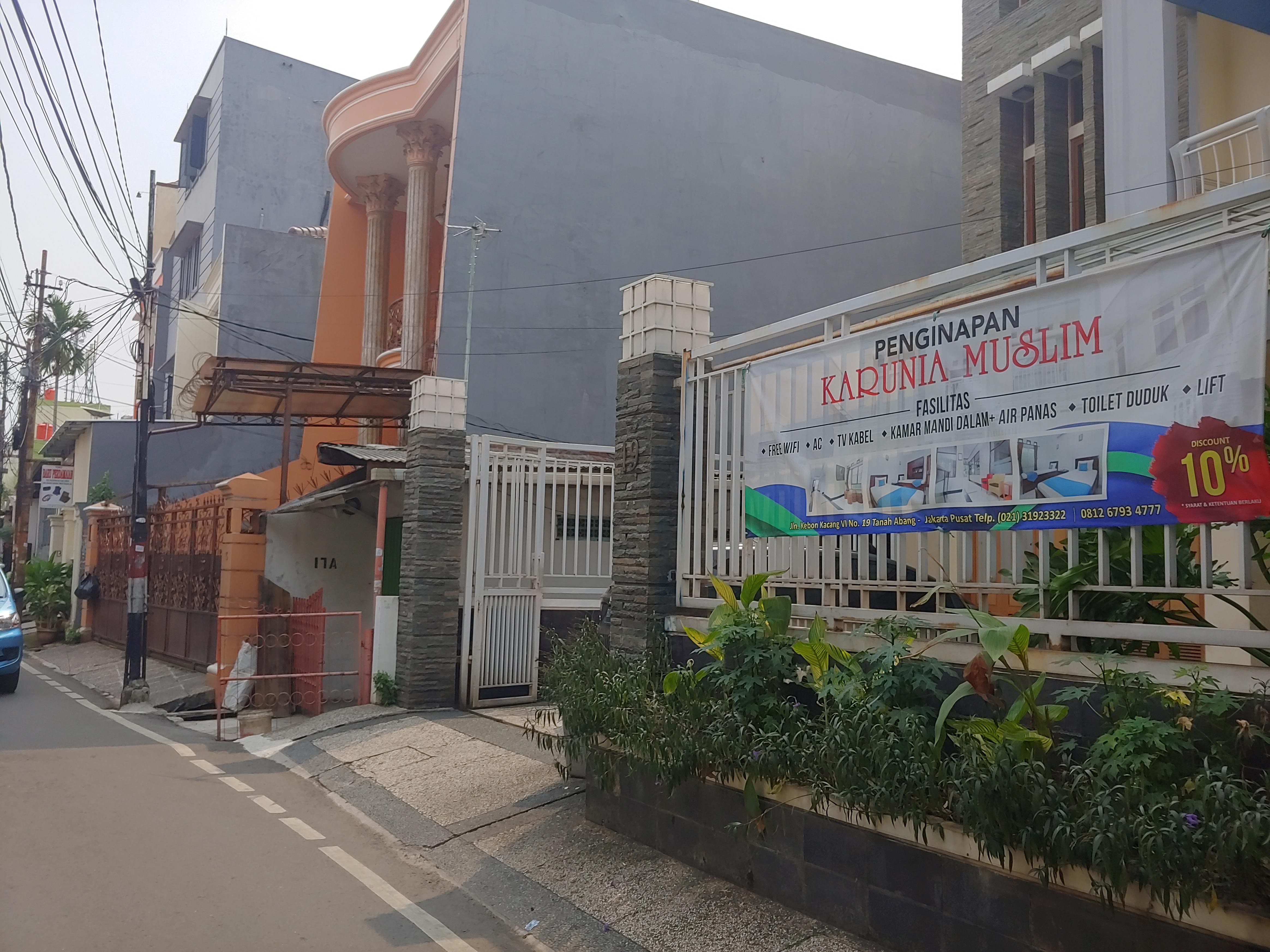 Hotel Oyo 3894 Karunia Muslim Syariah Giacarta Esterno foto